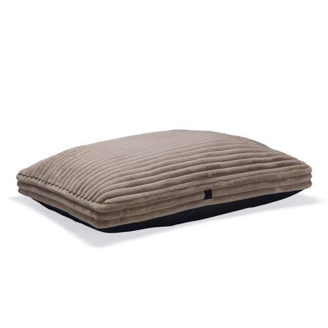 Designed by Lotte Hundekissen Reza - Beige