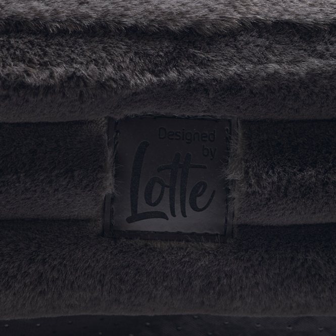 Designed by Lotte Hundekissen Reza - Anthrazit
