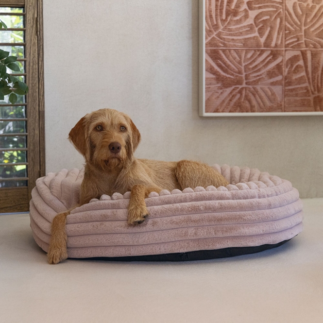 Designed by Lotte Hundebett Reza - rund, rosa